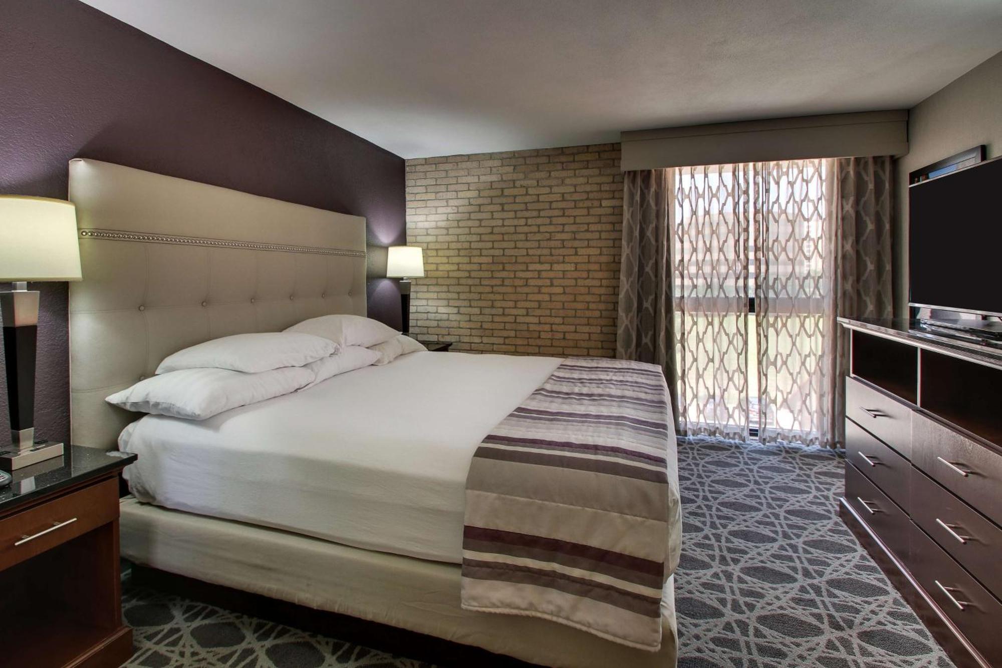 Drury Plaza Hotel San Antonio Airport Екстериор снимка